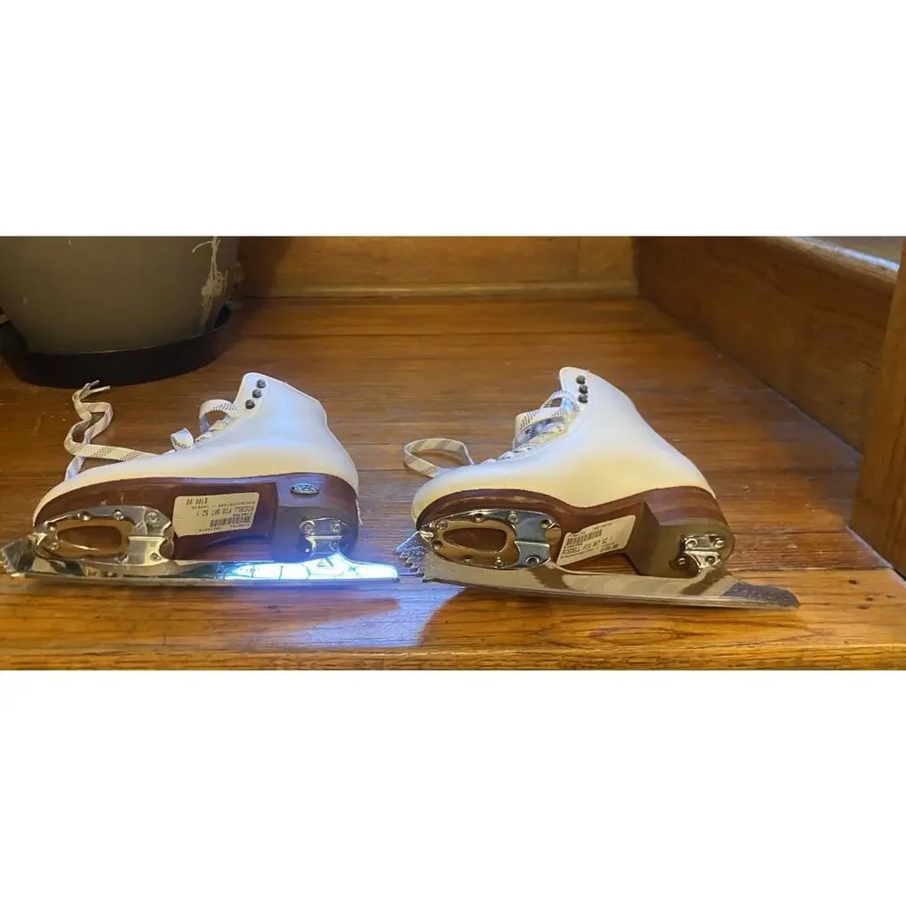 Riedell 25 Motion Figure Skates Girls Size 1 Medium - Picture 8 of 11